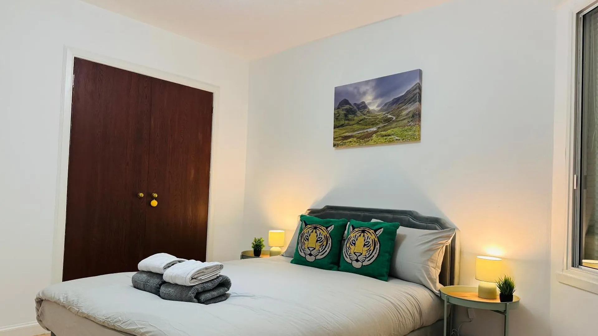 Cozy Central Apartment At Prime Location With Free Private Parking Εδιμβούργο